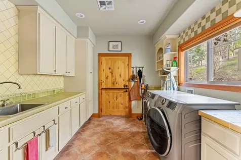 252 Frontier Lane Grants Pass OR 97526