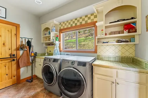252 Frontier Lane Grants Pass OR 97526