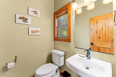 252 Frontier Lane Grants Pass OR 97526