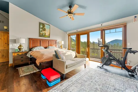 252 Frontier Lane Grants Pass OR 97526