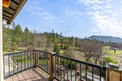 252 Frontier Lane Grants Pass OR 97526