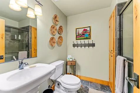 252 Frontier Lane Grants Pass OR 97526