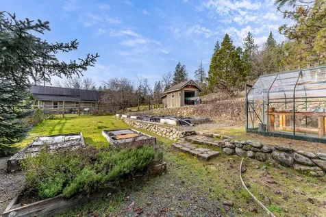 252 Frontier Lane Grants Pass OR 97526