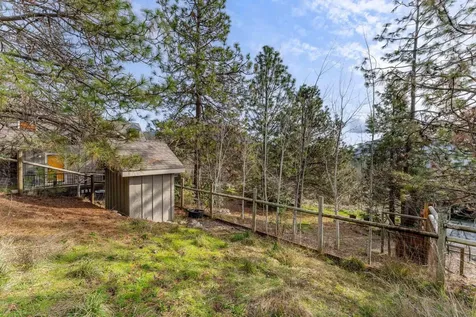 252 Frontier Lane Grants Pass OR 97526