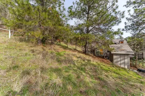 252 Frontier Lane Grants Pass OR 97526