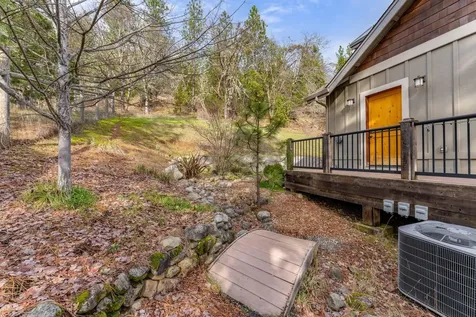 252 Frontier Lane Grants Pass OR 97526