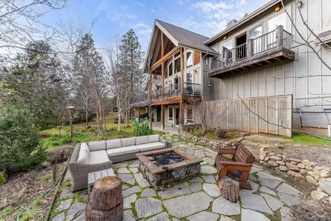 252 Frontier Lane Grants Pass OR 97526