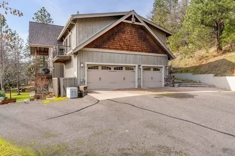 252 Frontier Lane Grants Pass OR 97526