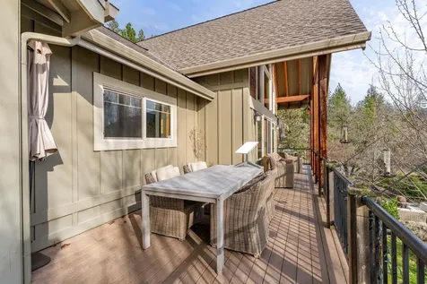 252 Frontier Lane Grants Pass OR 97526