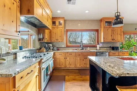 252 Frontier Lane Grants Pass OR 97526