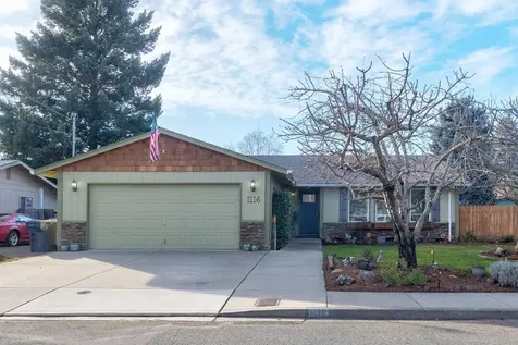 1116 SW Spruce Street Grants Pass OR 97526