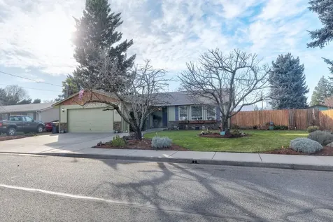 1116 SW Spruce Street Grants Pass OR 97526