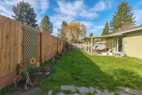 1116 SW Spruce Street Grants Pass OR 97526