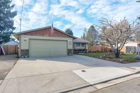 1116 SW Spruce Street Grants Pass OR 97526