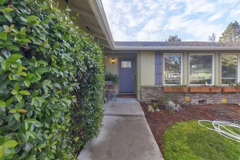 1116 SW Spruce Street Grants Pass OR 97526
