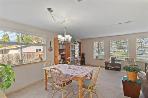1116 SW Spruce Street Grants Pass OR 97526
