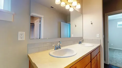 2474 NW Kingwood Avenue Redmond OR 97756
