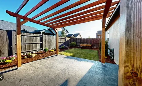 2474 NW Kingwood Avenue Redmond OR 97756