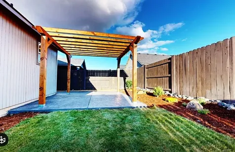 2474 NW Kingwood Avenue Redmond OR 97756