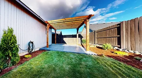 2474 NW Kingwood Avenue Redmond OR 97756