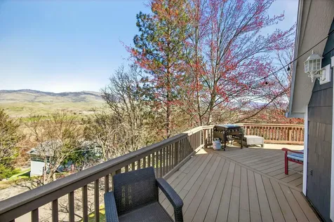 730 Grover Street Ashland OR 97520