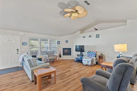 8576 E Evans Creek Road Rogue River OR 97537