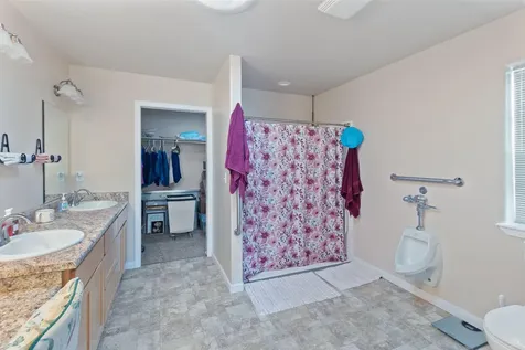 8576 E Evans Creek Road Rogue River OR 97537