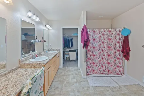 8576 E Evans Creek Road Rogue River OR 97537