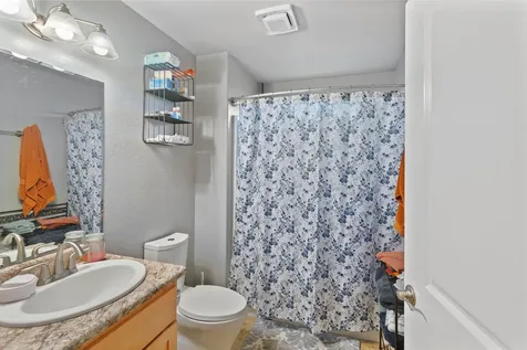 8576 E Evans Creek Road Rogue River OR 97537