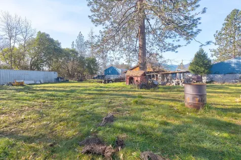 8576 E Evans Creek Road Rogue River OR 97537
