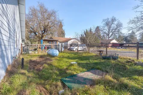 8576 E Evans Creek Road Rogue River OR 97537