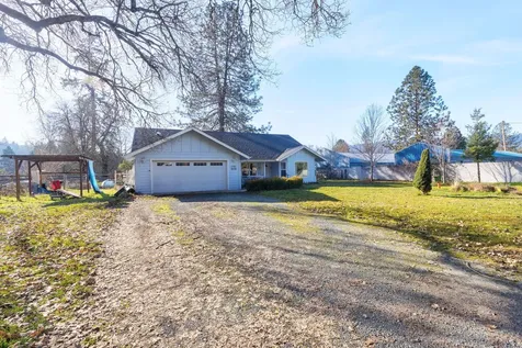 8576 E Evans Creek Road Rogue River OR 97537