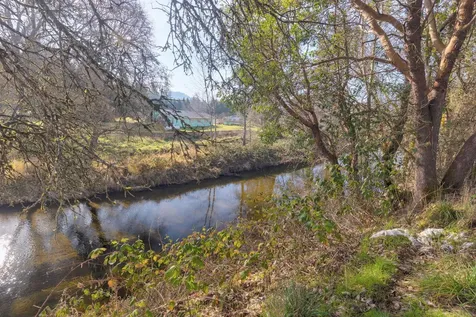 8576 E Evans Creek Road Rogue River OR 97537
