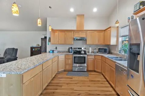 8576 E Evans Creek Road Rogue River OR 97537