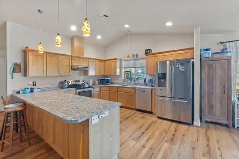 8576 E Evans Creek Road Rogue River OR 97537