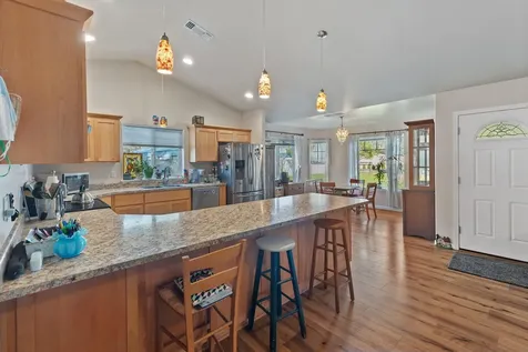 8576 E Evans Creek Road Rogue River OR 97537