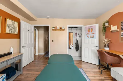 27 Crater Lake Avenue Medford OR 97504