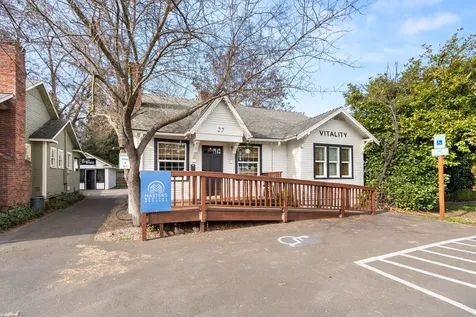 27 Crater Lake Avenue Medford OR 97504
