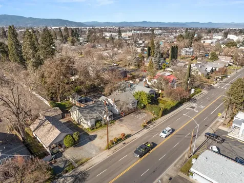 27 Crater Lake Avenue Medford OR 97504