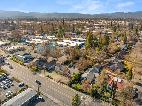 27 Crater Lake Avenue Medford OR 97504