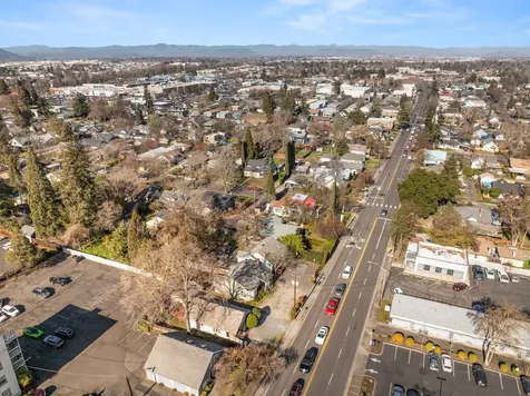 27 Crater Lake Avenue Medford OR 97504