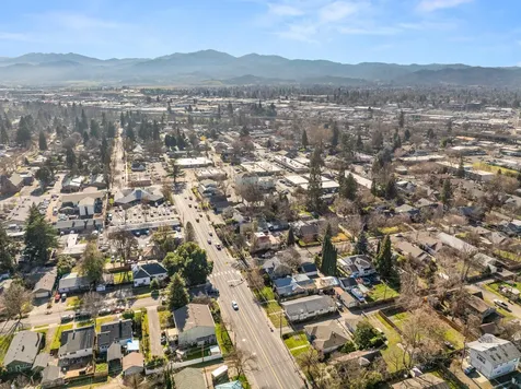 27 Crater Lake Avenue Medford OR 97504