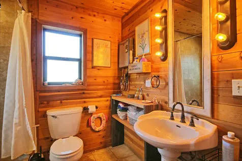 17275 Water Gap Road Williams OR 97544