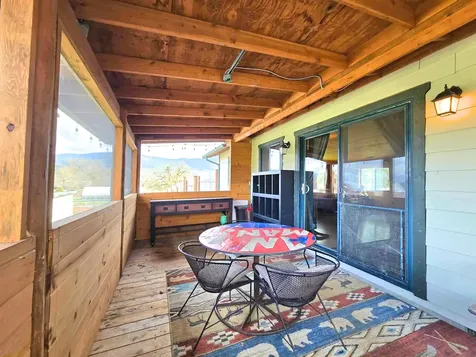 17275 Water Gap Road Williams OR 97544