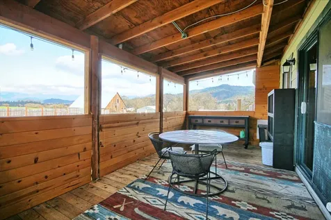 17275 Water Gap Road Williams OR 97544