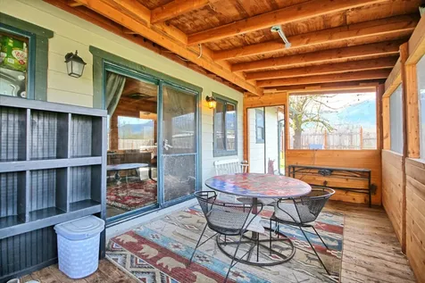 17275 Water Gap Road Williams OR 97544