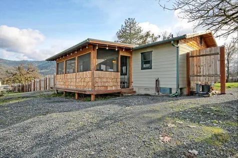17275 Water Gap Road Williams OR 97544