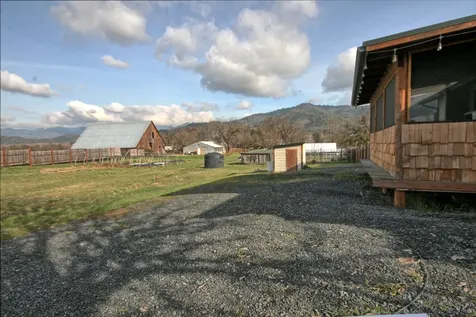 17275 Water Gap Road Williams OR 97544
