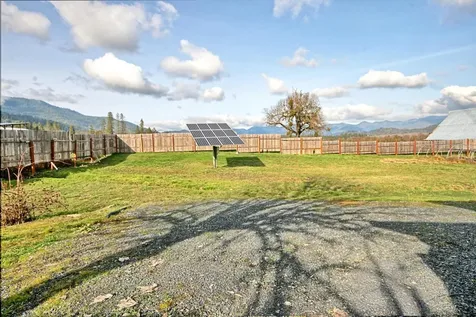 17275 Water Gap Road Williams OR 97544