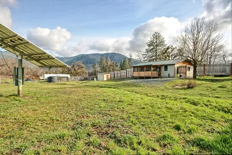 17275 Water Gap Road Williams OR 97544